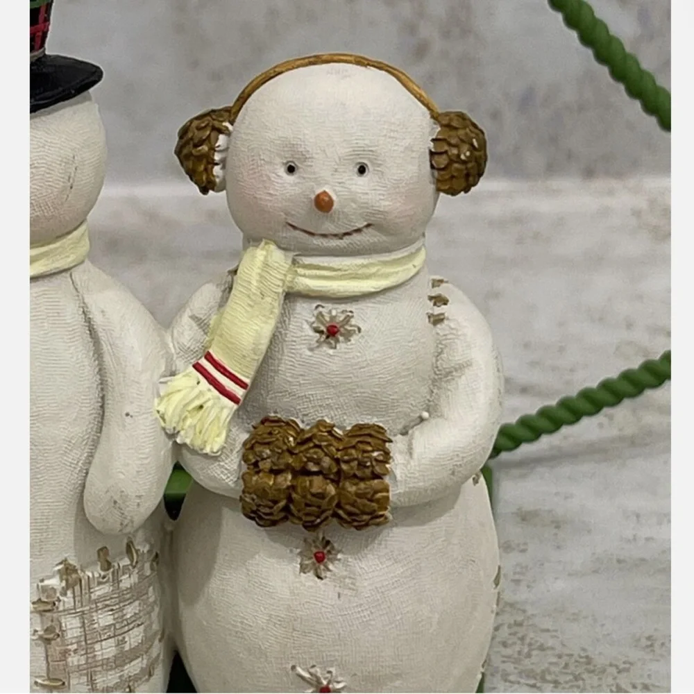 Hallmark Vintage Christmas Card Holder Festive Snowman Trio with Green Wire Tree